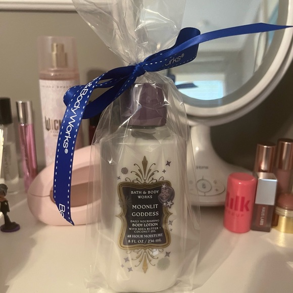 BATH & BODY WORKS Moonlit Goddess Body Lotion - Picture 4 of 4